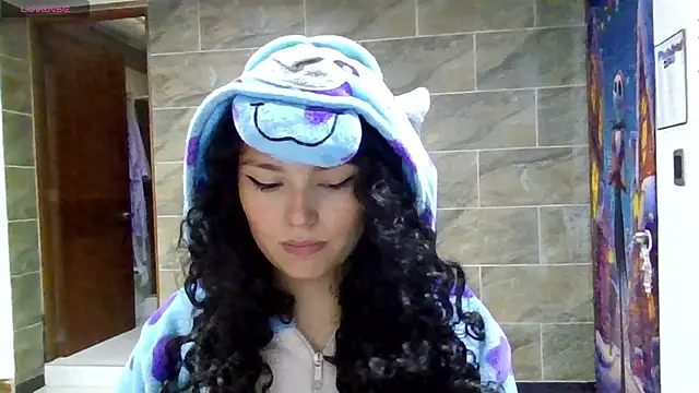 Diamond Curls online show from July 23, 3:53 pm