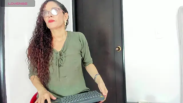 kataleya saenz1 online show from June 30, 12:48 pm