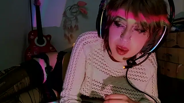 kittenpasive30 online show from August 10, 2:26 am