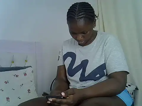 Laurachocolate online show from June 26, 3:57 pm