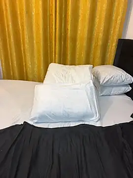 Honeylust26 online show from July 25, 5:58 am