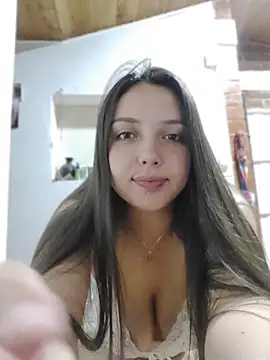 Bella Karoline online show from August 3, 11:43 pm