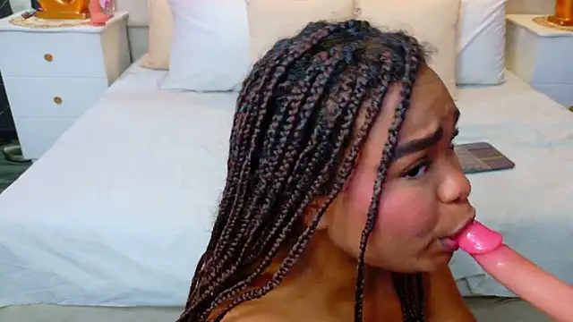 EbonyHenner online show from July 9, 12:07 pm