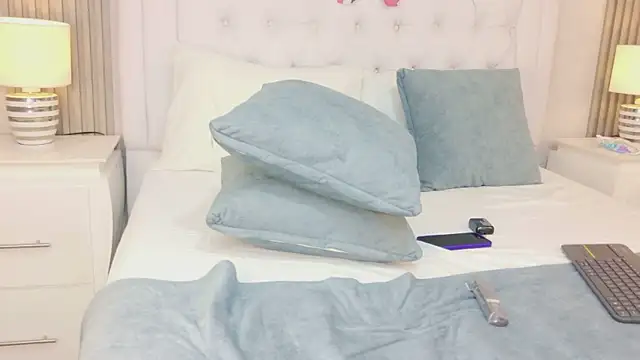 CaitlynMiller online show from July 1, 8:30 pm
