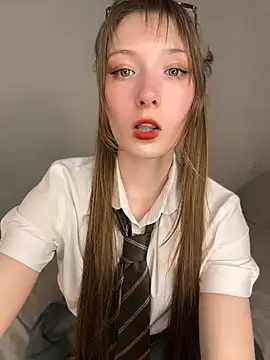 Strawberry Senpai online show from July 8, 2:30 pm