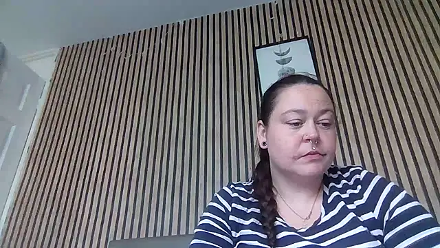 MysteriousAlaya online show from August 4, 2:23 pm