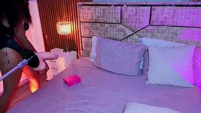 MiaBlackrose online show from July 28, 4:43 am