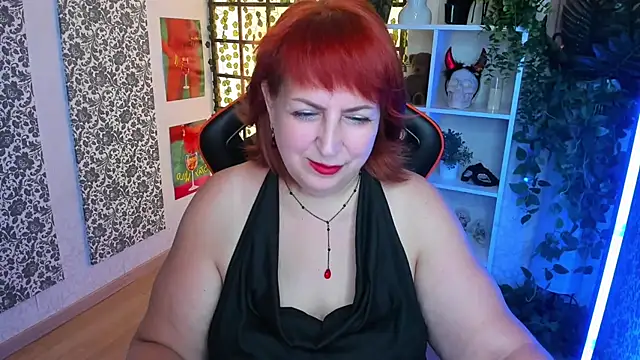 Joana Woods online show from August 9, 3:23 am