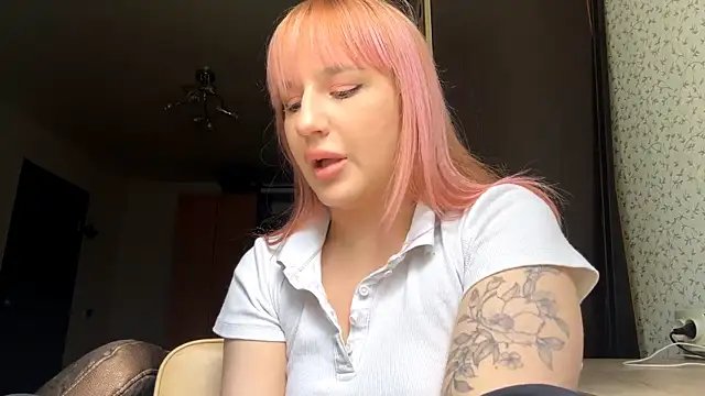 ZadaSnyder online show from June 19, 7:12 am