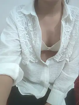 sushmita0 online show from June 23, 1:42 pm