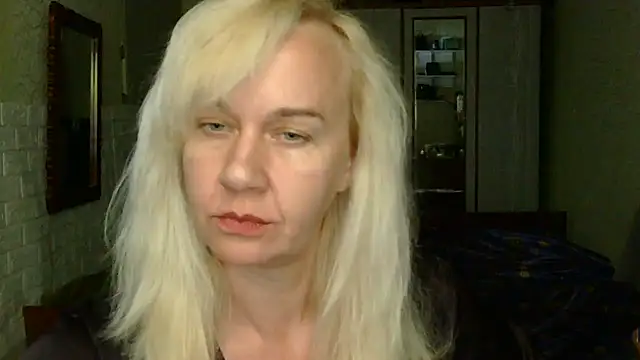 Ravelynni online show from July 12, 1:56 pm