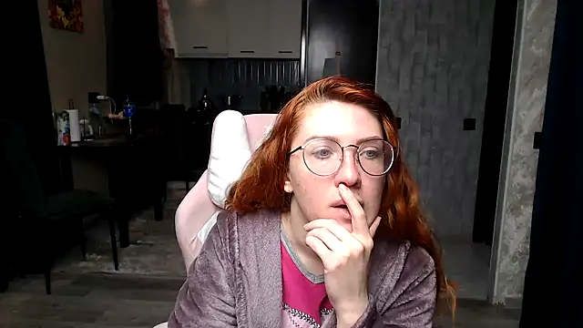 Reginasmilee online show from April 13, 4:14 am