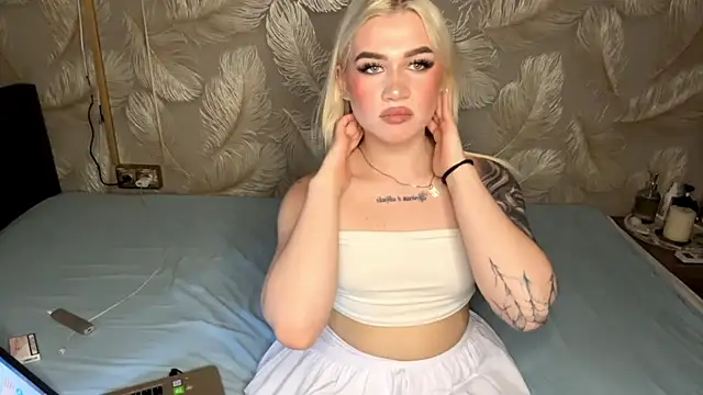 Katie Glow online show from June 29, 10:15 am