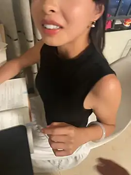 Lisa-mm online show from July 1, 2:27 pm