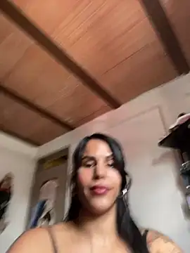 chiquiscaro online show from July 17, 2:32 pm