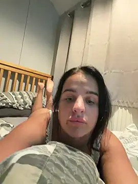 rubylouisess  online show from June 30, 11:15 pm