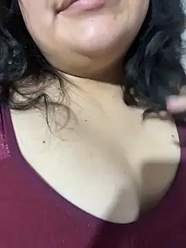 aliciuisy online show from August 8, 3:09 pm