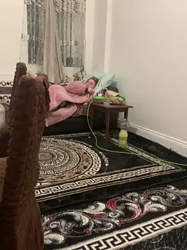 Louise-mia2002 online show from July 19, 9:39 pm