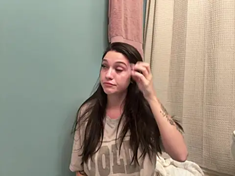 prettygirll00 online show from July 12, 11:27 pm