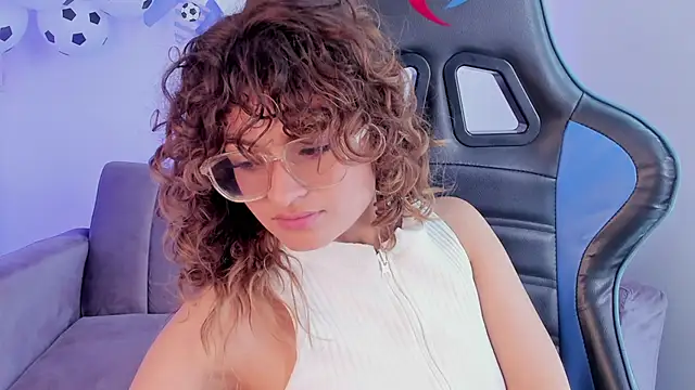 Emily fiori online show from July 14, 10:32 am