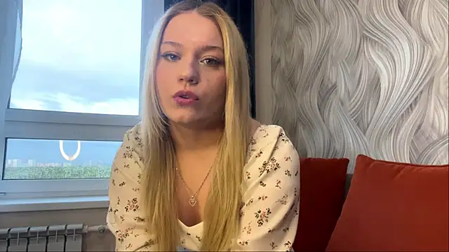 Alice Watsonn online show from August 3, 2:15 am