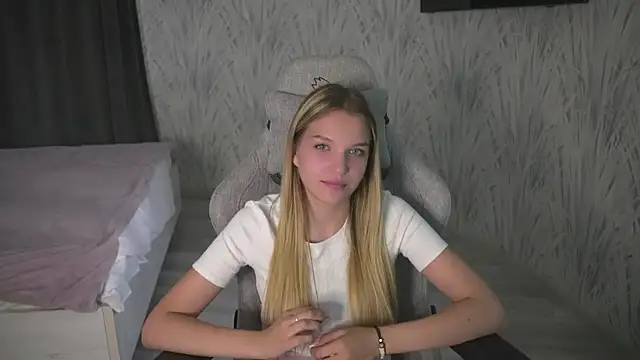 ReaganMolett online show from July 31, 12:28 pm