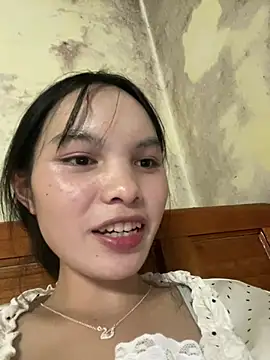 lola2003a online show from August 7, 4:47 pm