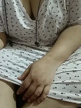 minu maria online show from August 1, 8:00 pm