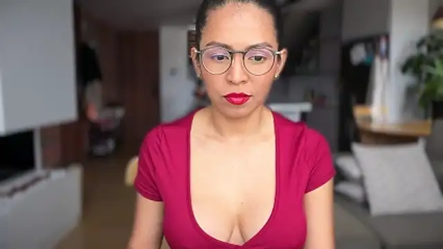 illaroom online show from April 8, 8:33 pm