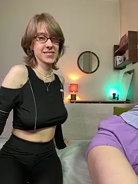 Jitoon Exe online show from April 26, 7:55 pm