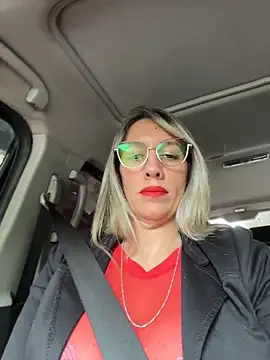 Gatitacarlita online show from April 11, 6:11 pm