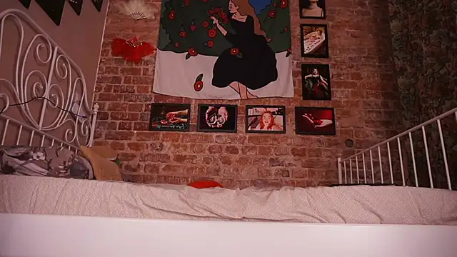 Evelively online show from December 18, 2:27 am