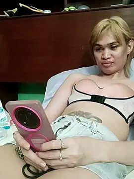 QueenSoreal online show from May 31, 4:24 pm