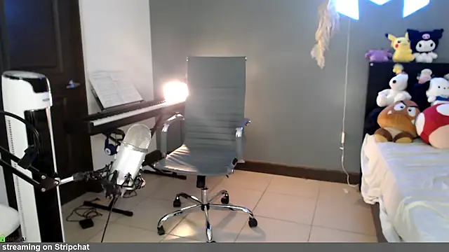 raspberryroll online show from April 26, 5:43 pm