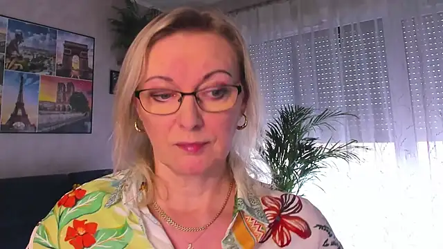 vanessa chat online show from March 22, 2:23 pm