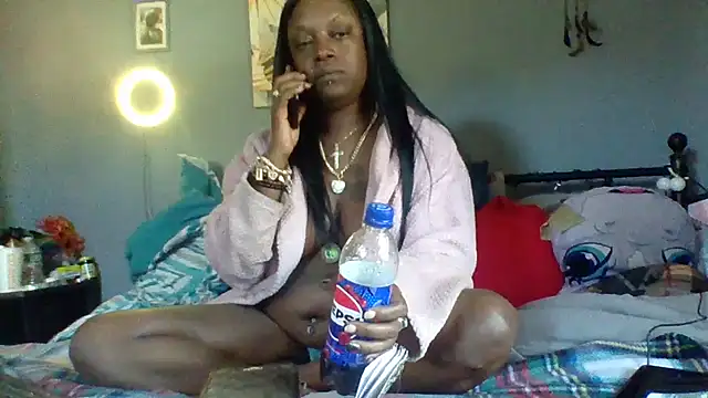 msdeedee online show from February 6, 3:04 pm