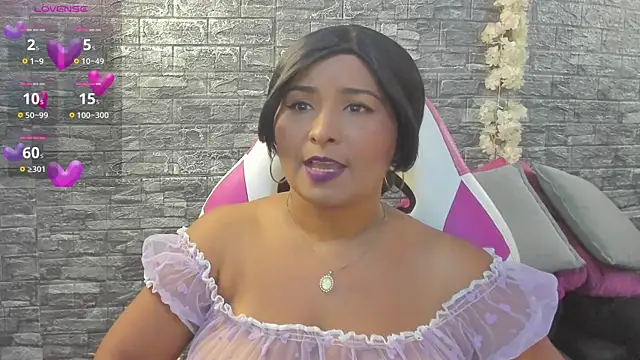 paola ih online show from June 3, 8:47 pm