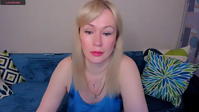 EllenMoore online show from June 29, 3:13 am