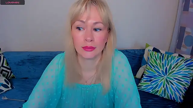 EllenMoore online show from June 28, 3:02 am