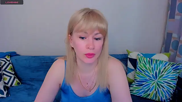 EllenMoore online show from June 11, 3:03 am