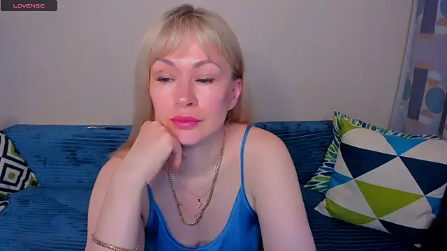 EllenMoore online show from July 4, 3:02 am
