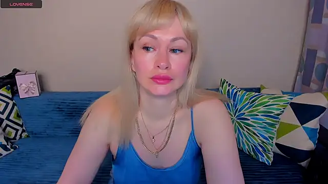 EllenMoore online show from June 14, 3:08 am