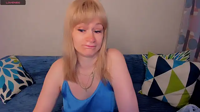 EllenMoore online show from July 10, 3:07 am