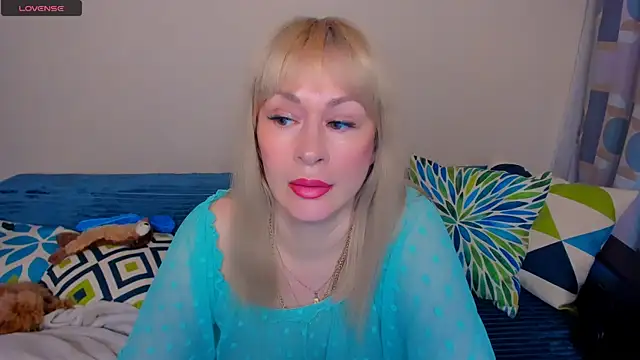 EllenMoore online show from June 1, 3:08 am
