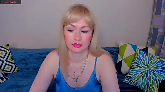EllenMoore online show from June 22, 3:11 am