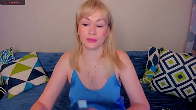 EllenMoore online show from July 29, 3:06 am