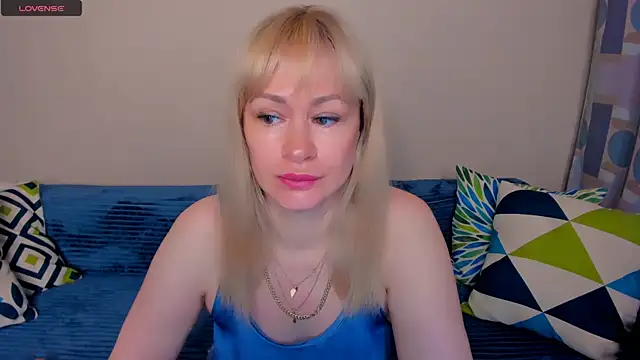 EllenMoore online show from June 17, 3:08 am