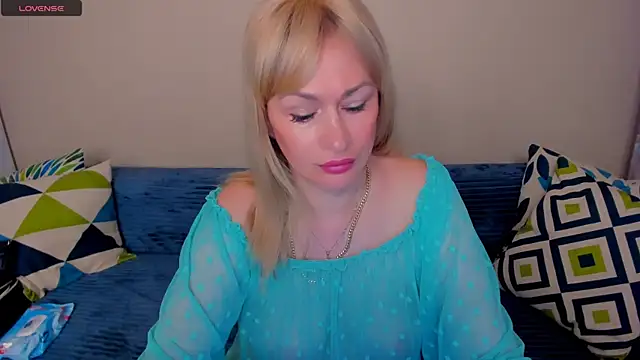 EllenMoore online show from August 1, 3:08 am
