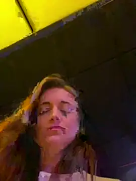 PhotoBabe online show from April 6, 5:52 am