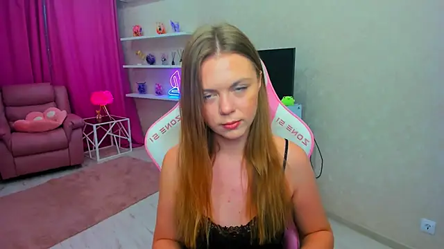 Strawberrye online show from April 29, 3:32 am